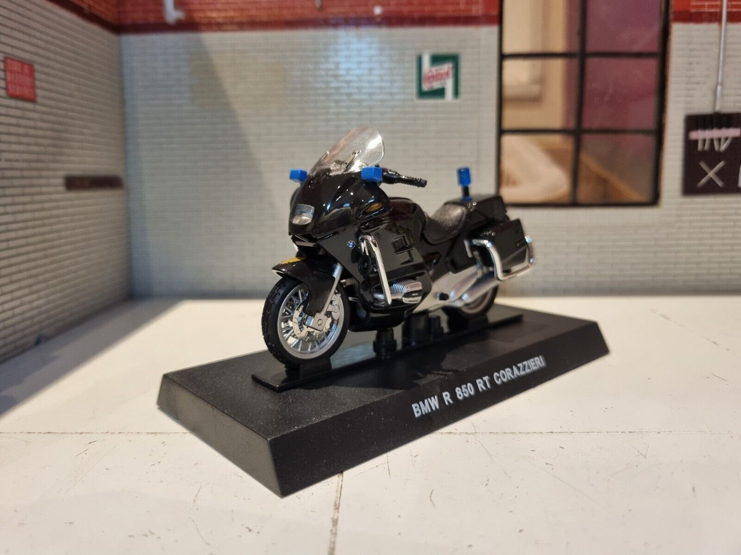 BMW 2003 R850 RT Corazzieri Polizeimotorrad 1:18