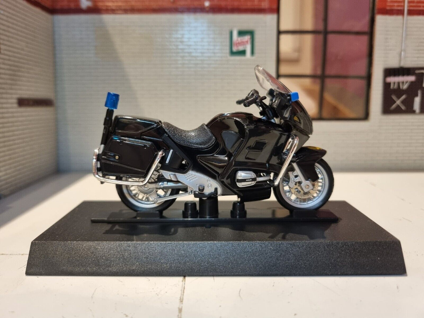 BMW 2003 R850 RT Corazzieri Police Motorbike 1:18