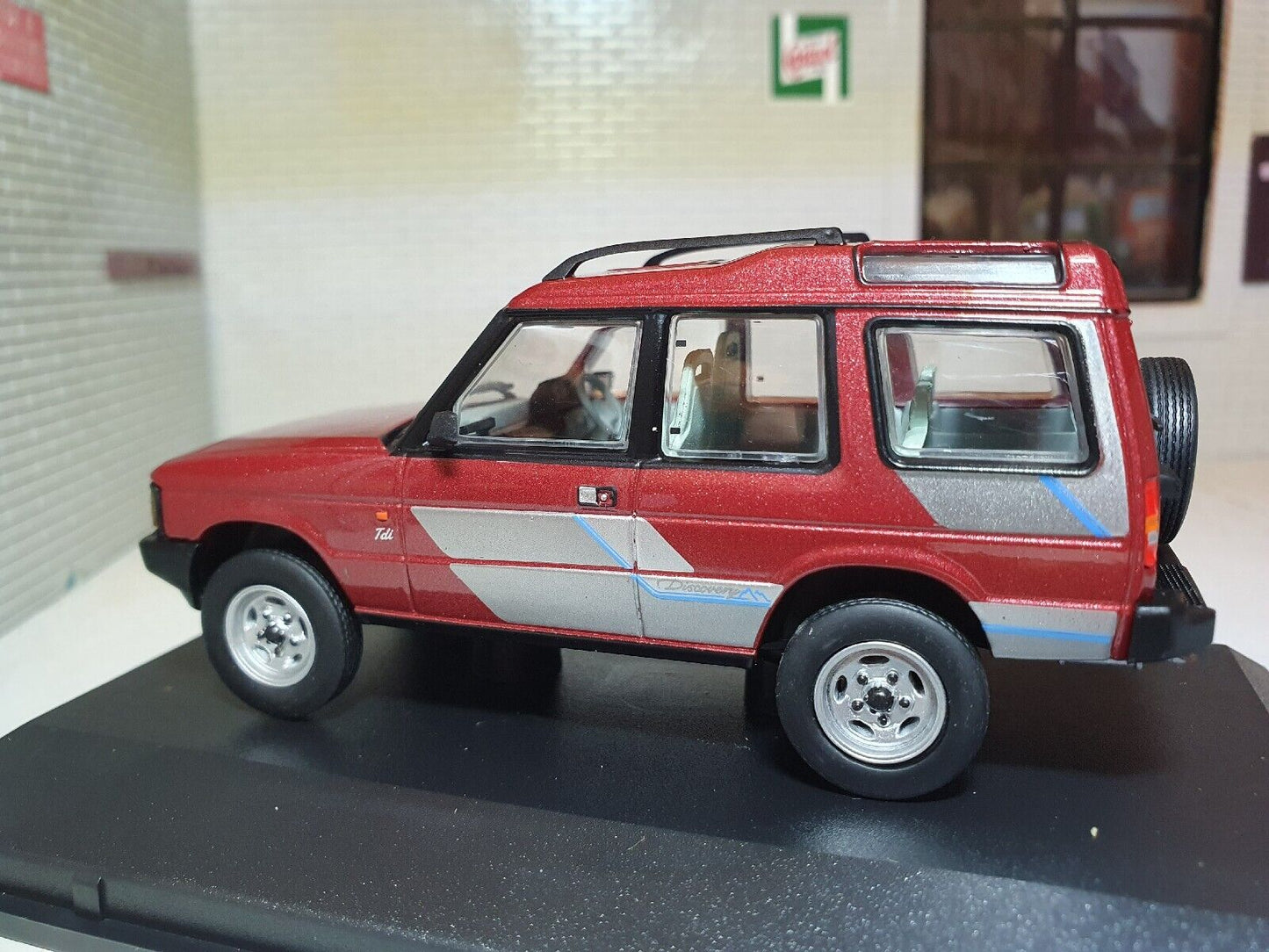 Land Rover 1989-93 3-Door Discovery 1 43DS1001 Oxford Diecast 1:43