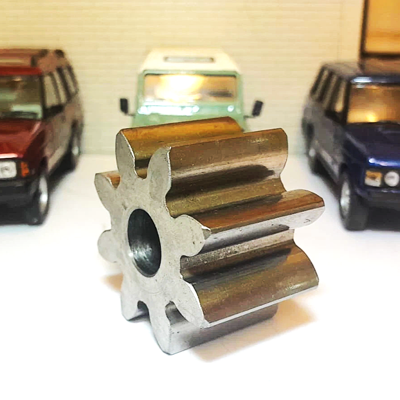 Land Rover V8 Oil Pump Idler Gear 614037