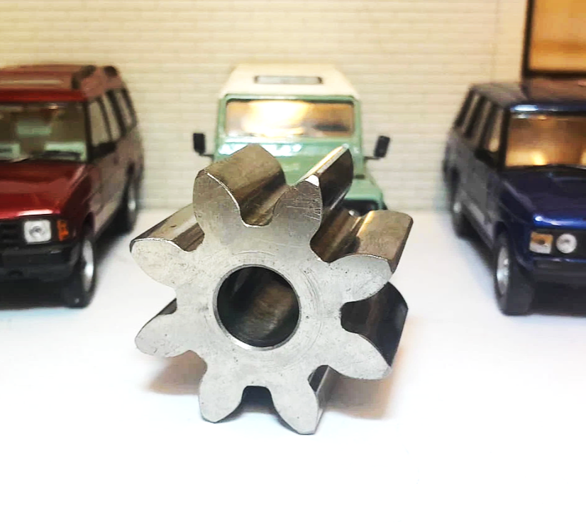 Land Rover V8 Oil Pump Idler Gear 614037