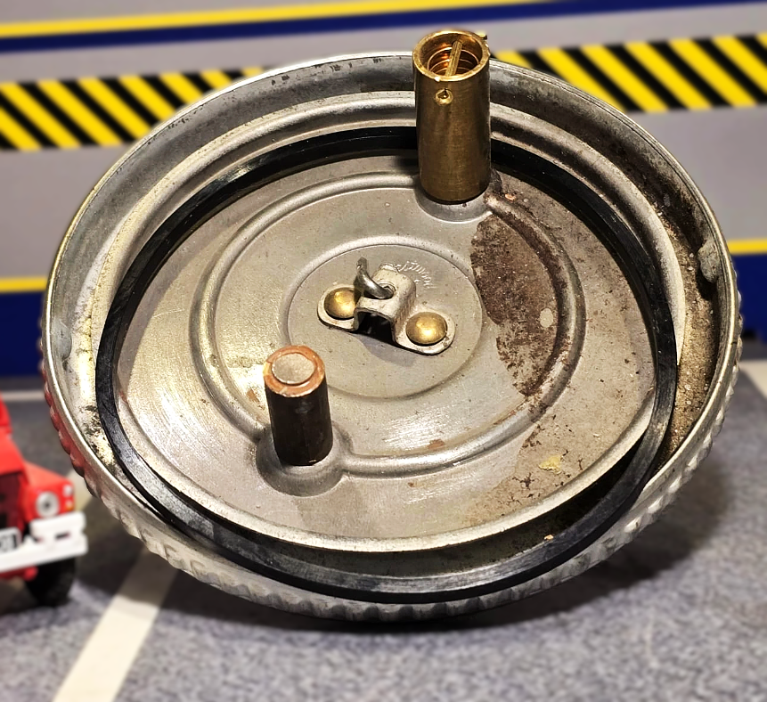 Land Rover Series 2 & 3 Military Lightweight Underseat Fuel Tank Filler Seal 624425