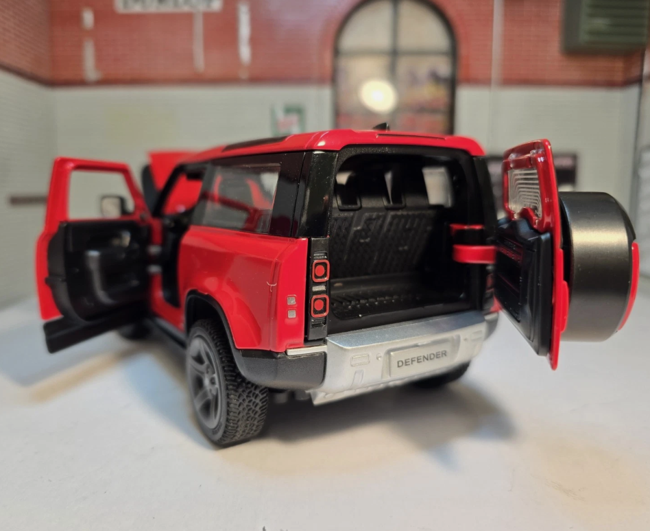 Land Rover 2022 Defender 90 64700 Rastar 1:24 (Red/White)
