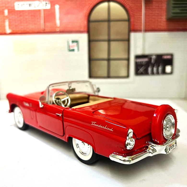 Ford 1956 Thunderbird 73215 Motormax 1:24