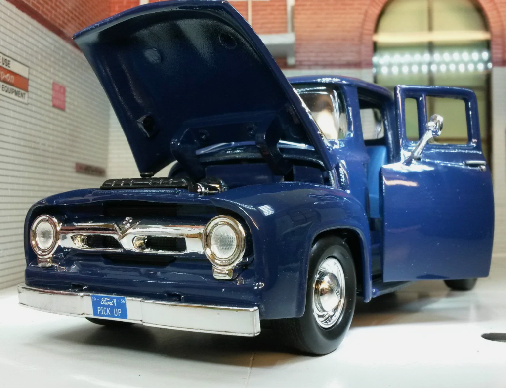 Ford 1956 F100 Pickup Motormax 732357 1:24 (Blue/Red/White)