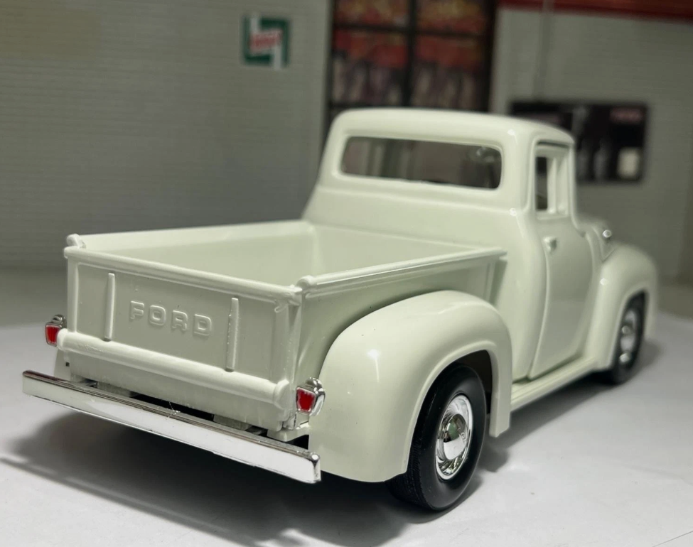 Ford 1956 F100 Pickup Motormax 732357 1:24 (Blue/Red/White)