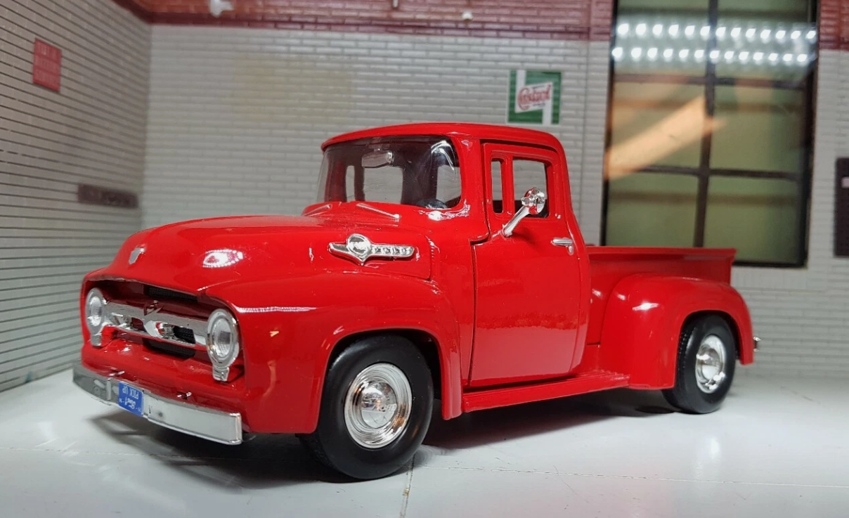 Ford 1956 F100 Pickup Motormax 732357 1:24 (Blue/Red/White)