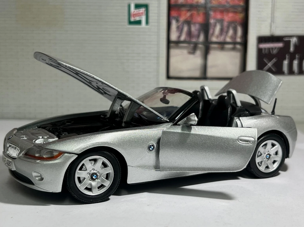 BMW 2003 Z4 Cabriolet E85 Cabriolet 73269 Motormax 1:24