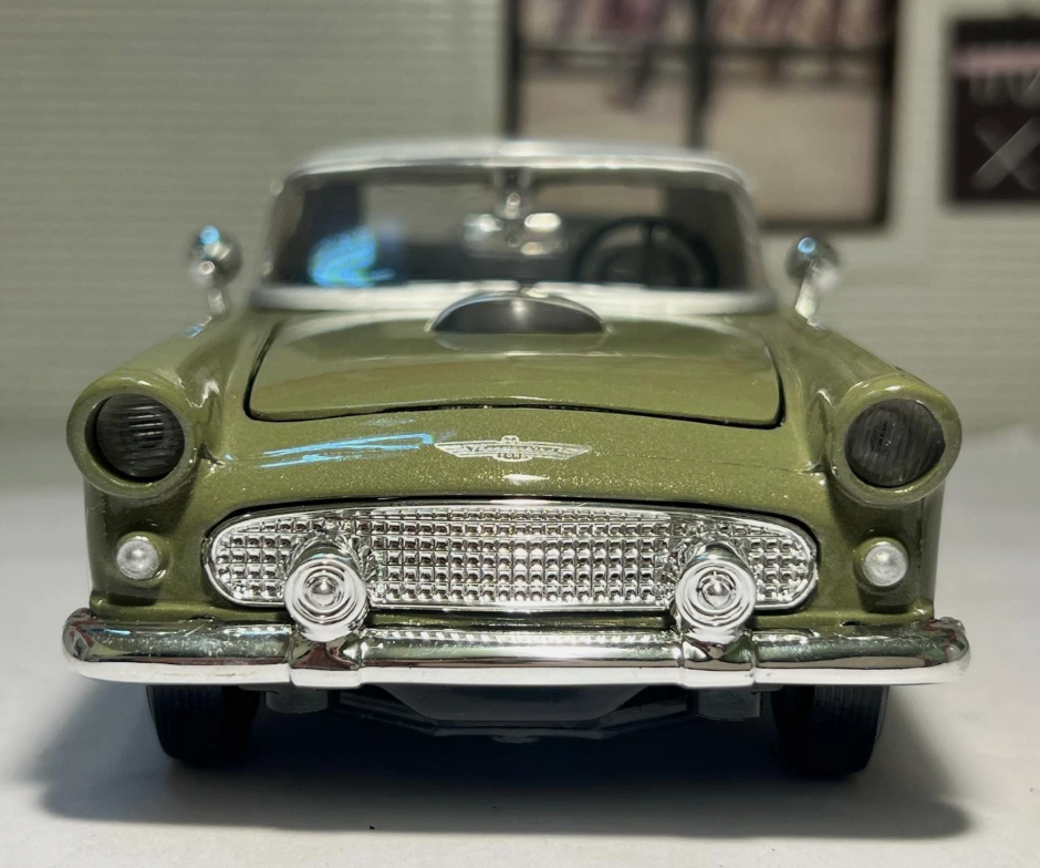 Ford 1956 Thunderbird Coupe Hard Top Motormax 73312 1:24