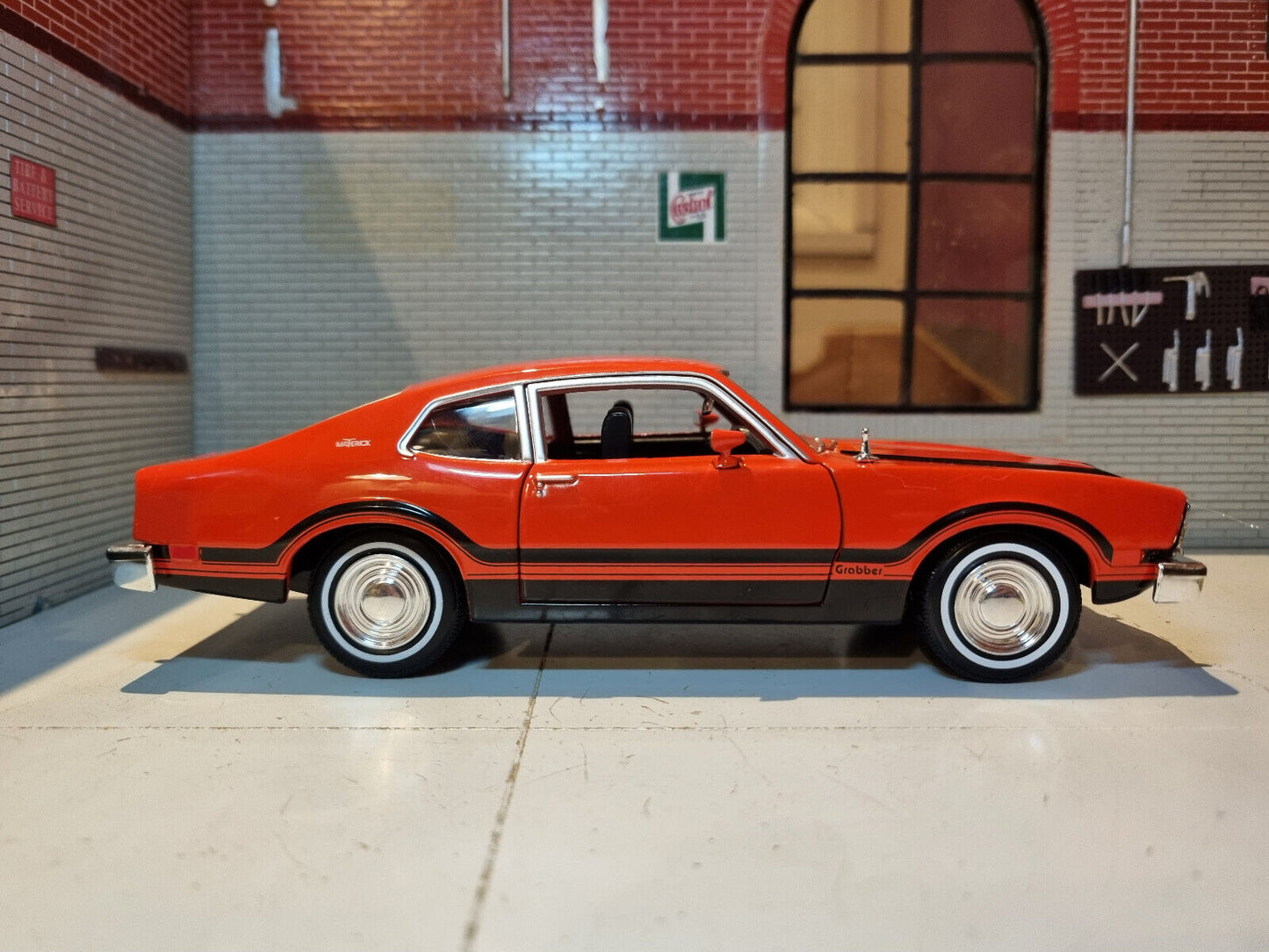 Ford 1974 Maverick Grabber 73332 Motormax 1:24