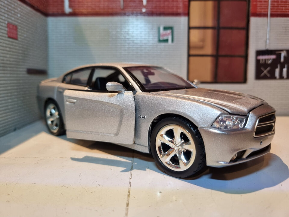 Dodge 2011 Charger R/T 73354 Motormax 1:24