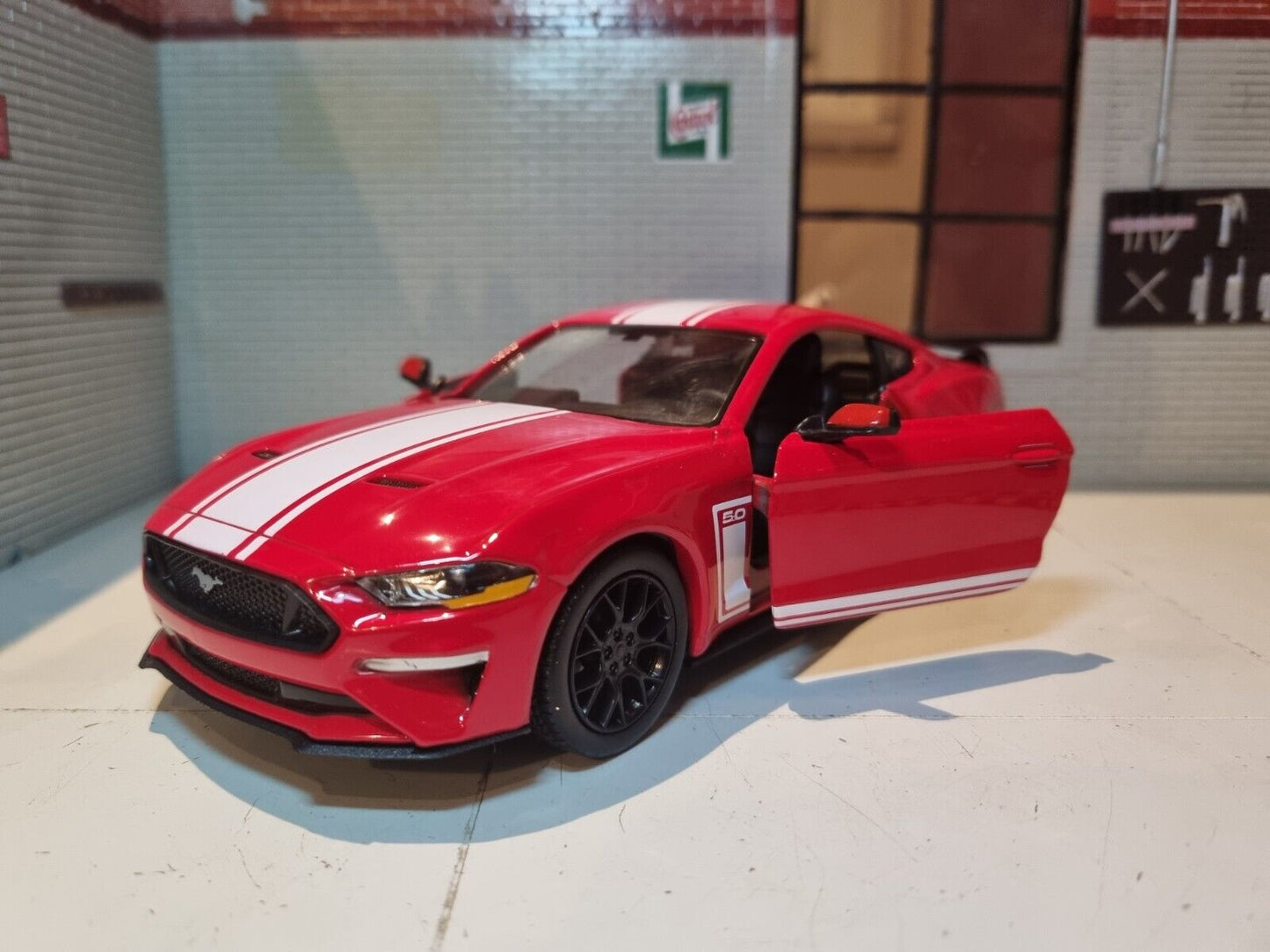 Ford Mustang 2018 3.7 5.0 V8 GT 73787 Motormax 1:24