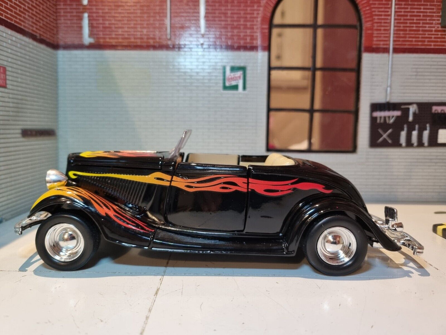 Ford Coupe 1934 Custom Hot Rod 76600 Motormax 1:24