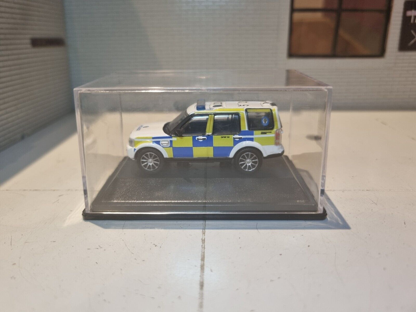 Land Rover Discovery 4 West Midlands Police 76DIS006 Oxford Druckguss 1:76