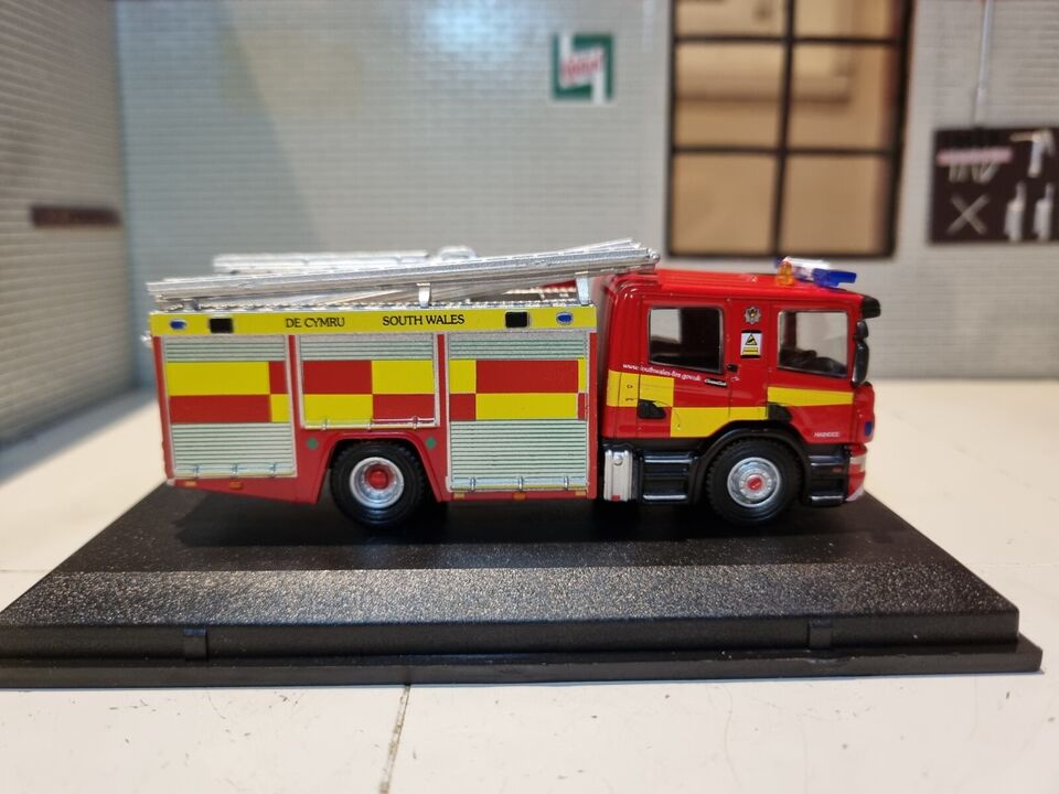 Scania CP28 South Wales Fire and Rescue Fire Engine 76SFE012 Oxford moulé sous pression 1:76