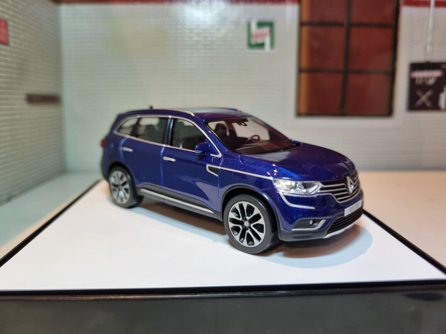 Renault 2019 Koleos Händler-Ausstellungsmodell 1:43