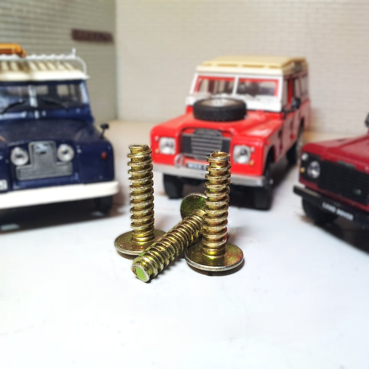 Land Rover Series 2, 2a, 3 & pre-1986 Defender ACME Spire Screws 1/4" x 1". Part number 79048 - Pack of 3