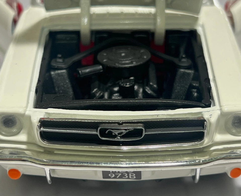 Ford 1964 Mustang James Bond 007 Goldfinger 79852 Motormax 1:24