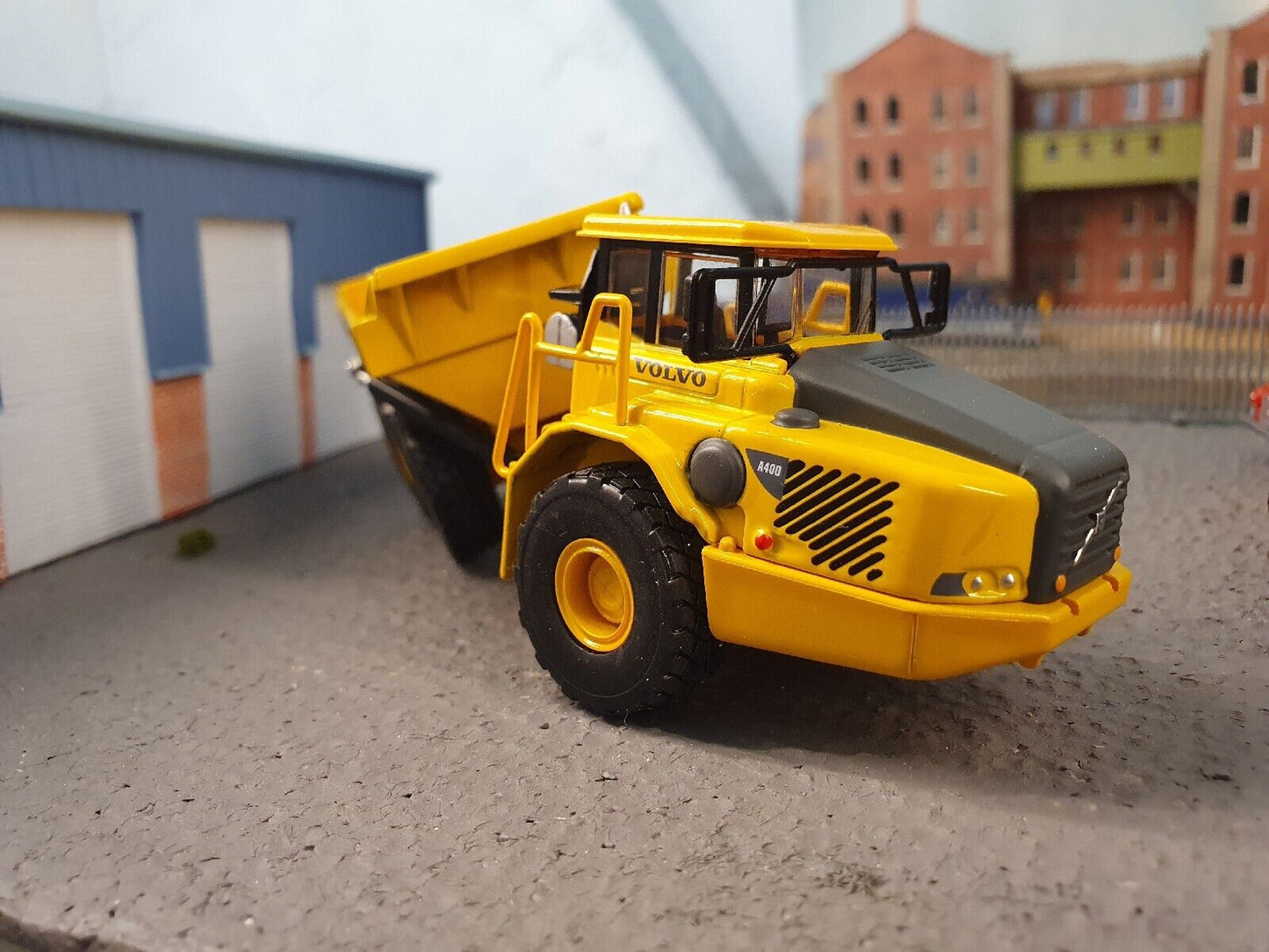 Volvo A40D 2000-2007 Tipper Artic Dump Truck 810002 Oxford Diecast 1:72