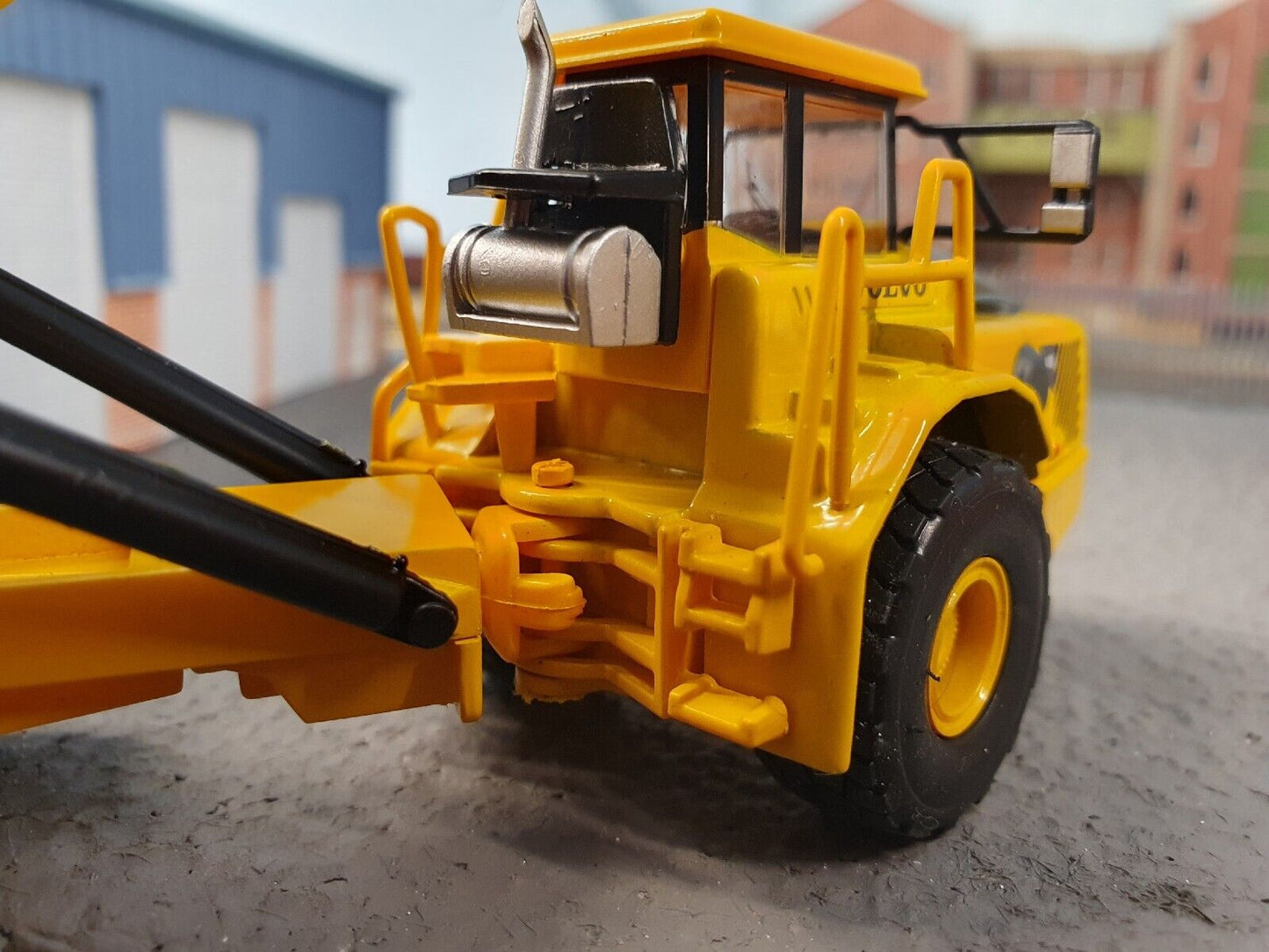 Volvo A40D 2000-2007 Tipper Artic Dump Truck 810002 Oxford Diecast 1:72