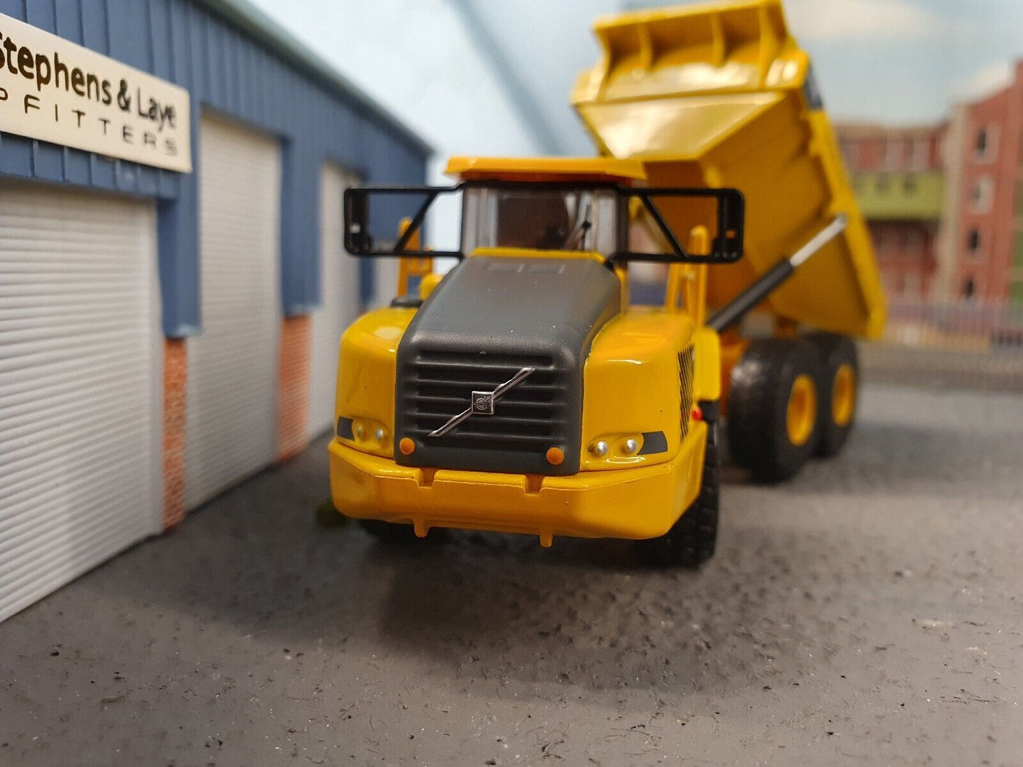 Volvo A40D 2000-2007 Tipper Artic Dump Truck 810002 Oxford Diecast 1:72