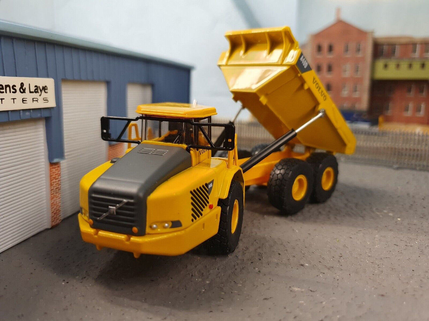 Volvo A40D 2000-2007 Tipper Artic Dump Truck 810002 Oxford Diecast 1:72