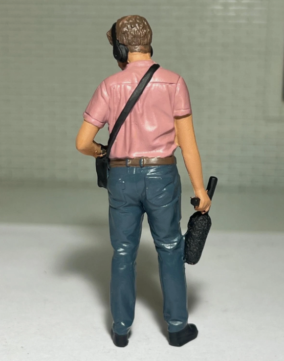 "On Air" Sound Technician AD-24404 American Diorama 1:24