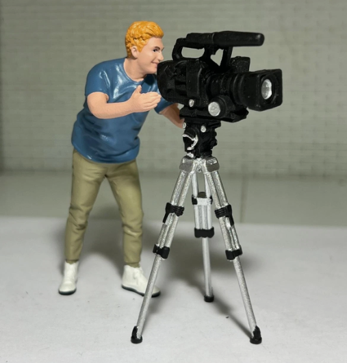 "On Air" Camera Operator AD-24405 American Diorama 1:24