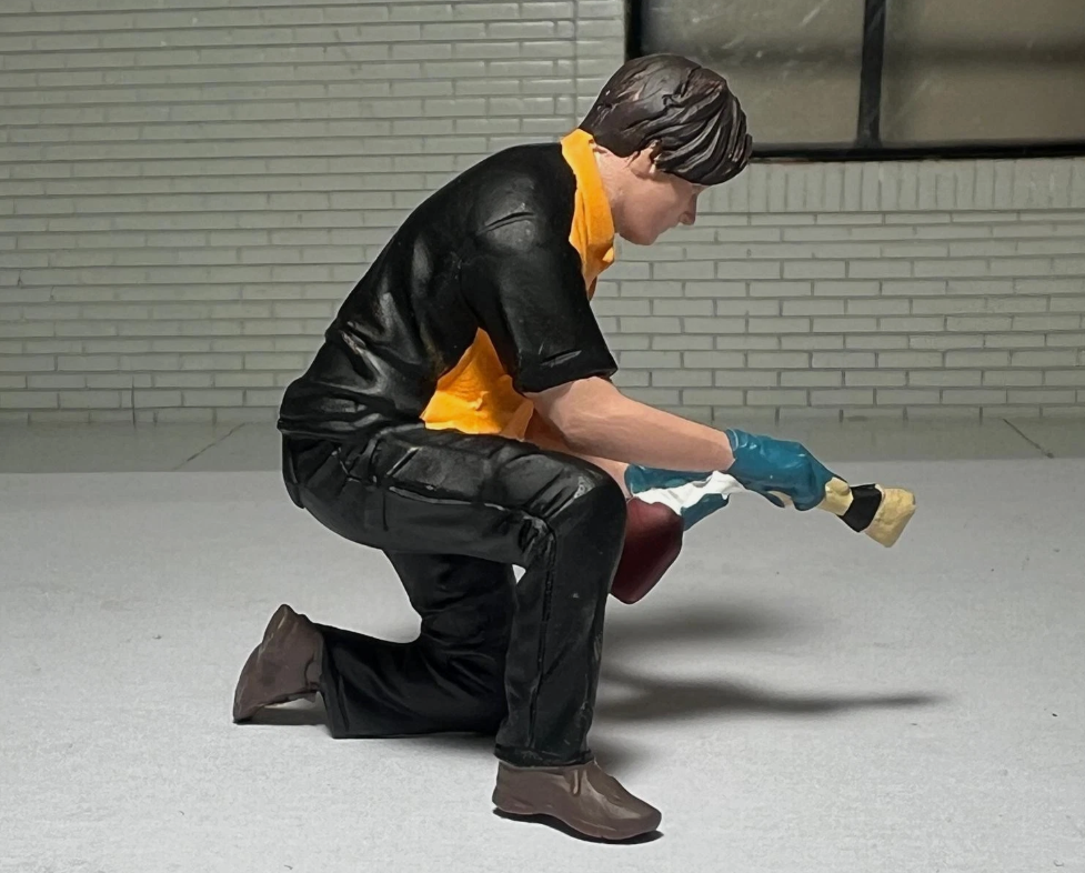 Wheel Cleaning AD-24601 American Diorama 1:24