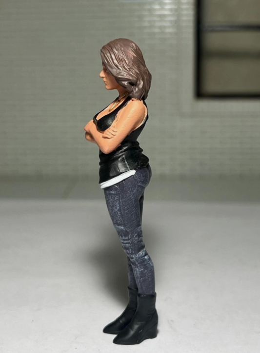 "Car Meet 3 - Figure 2" AD-76427 American Diorama 1:24