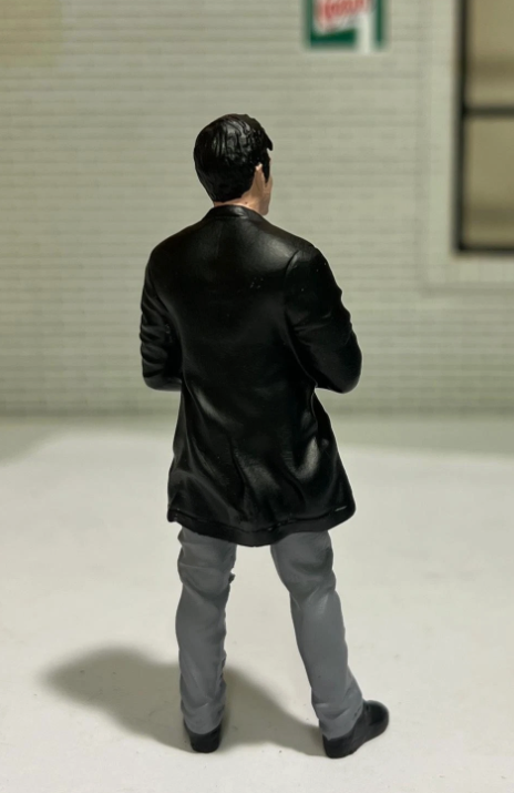 "Car Meet 3 - Figure 3" AD-76428 American Diorama 1:24