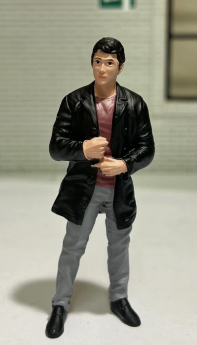 "Car Meet 3 - Figure 3" AD-76428 American Diorama 1:24