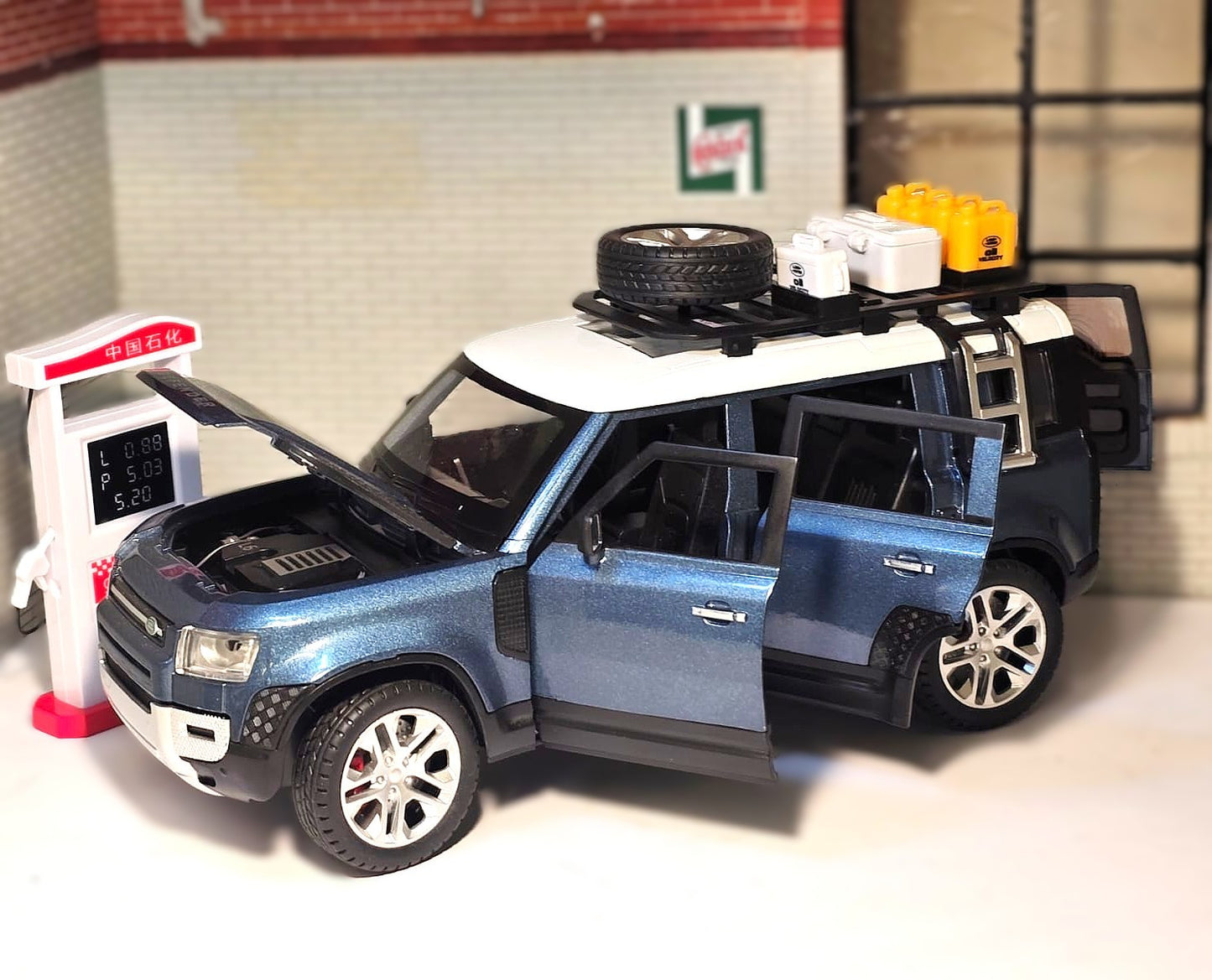 Land Rover 2022 Defender 110 CZ607 Che Zhi 1:24