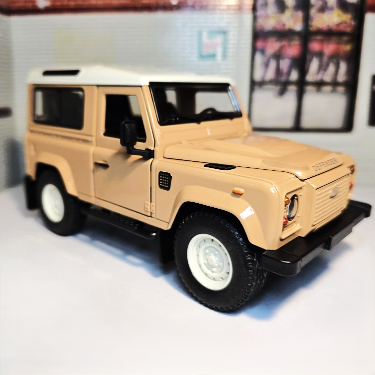 Land Rover 2023 Classic Defender RW9224 CMJ 1:24