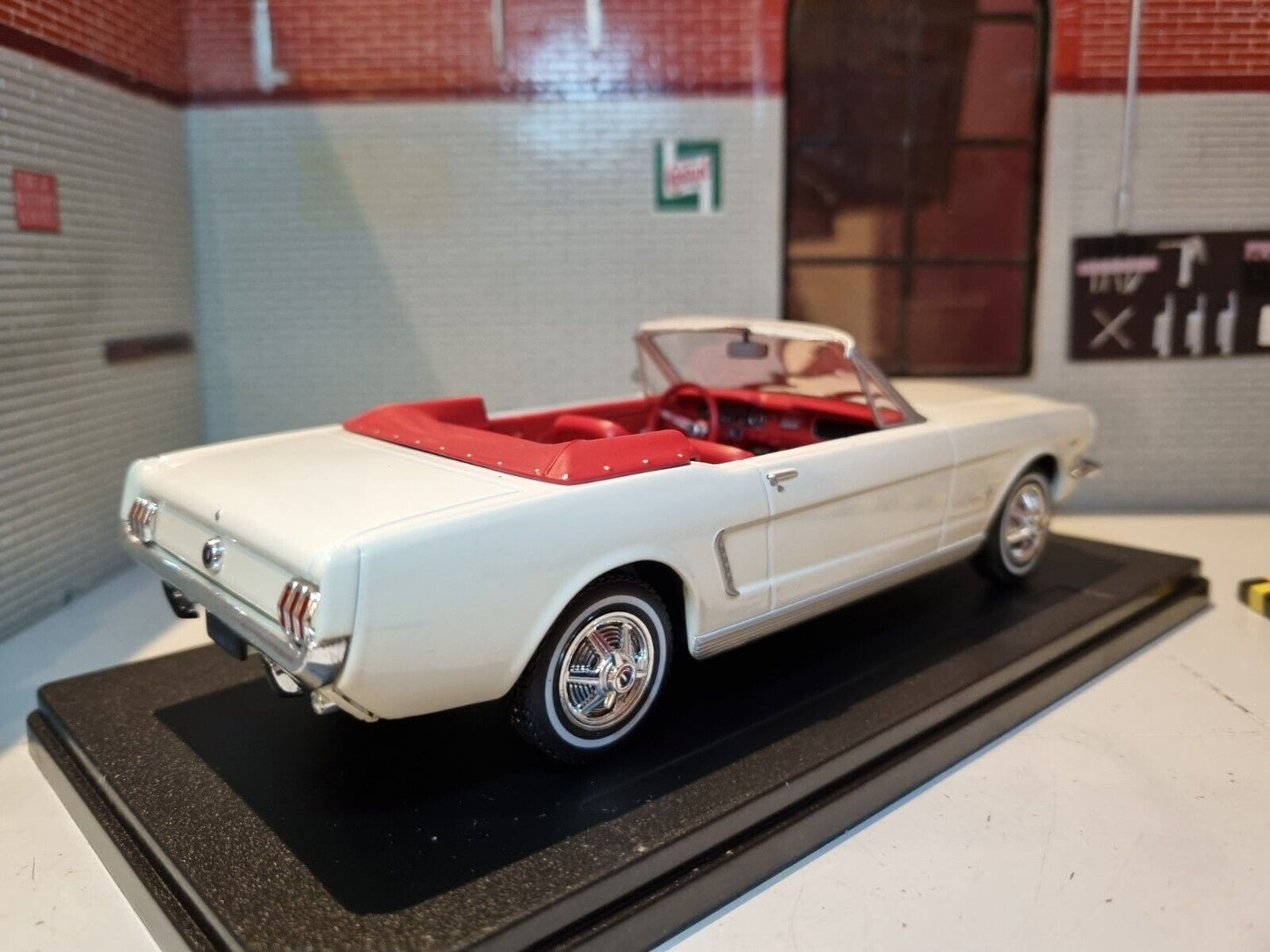 Ford 1965 Mustang 289 Ex Magazine 1:24