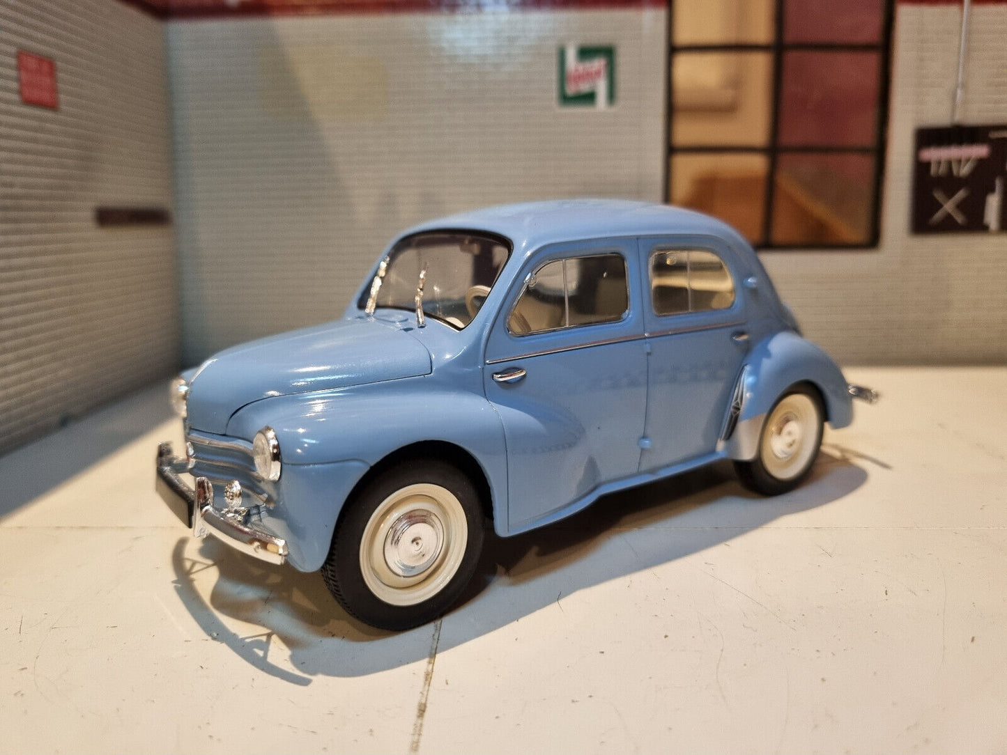 1:24 1958 Renault 4 CV Ex-Magazin