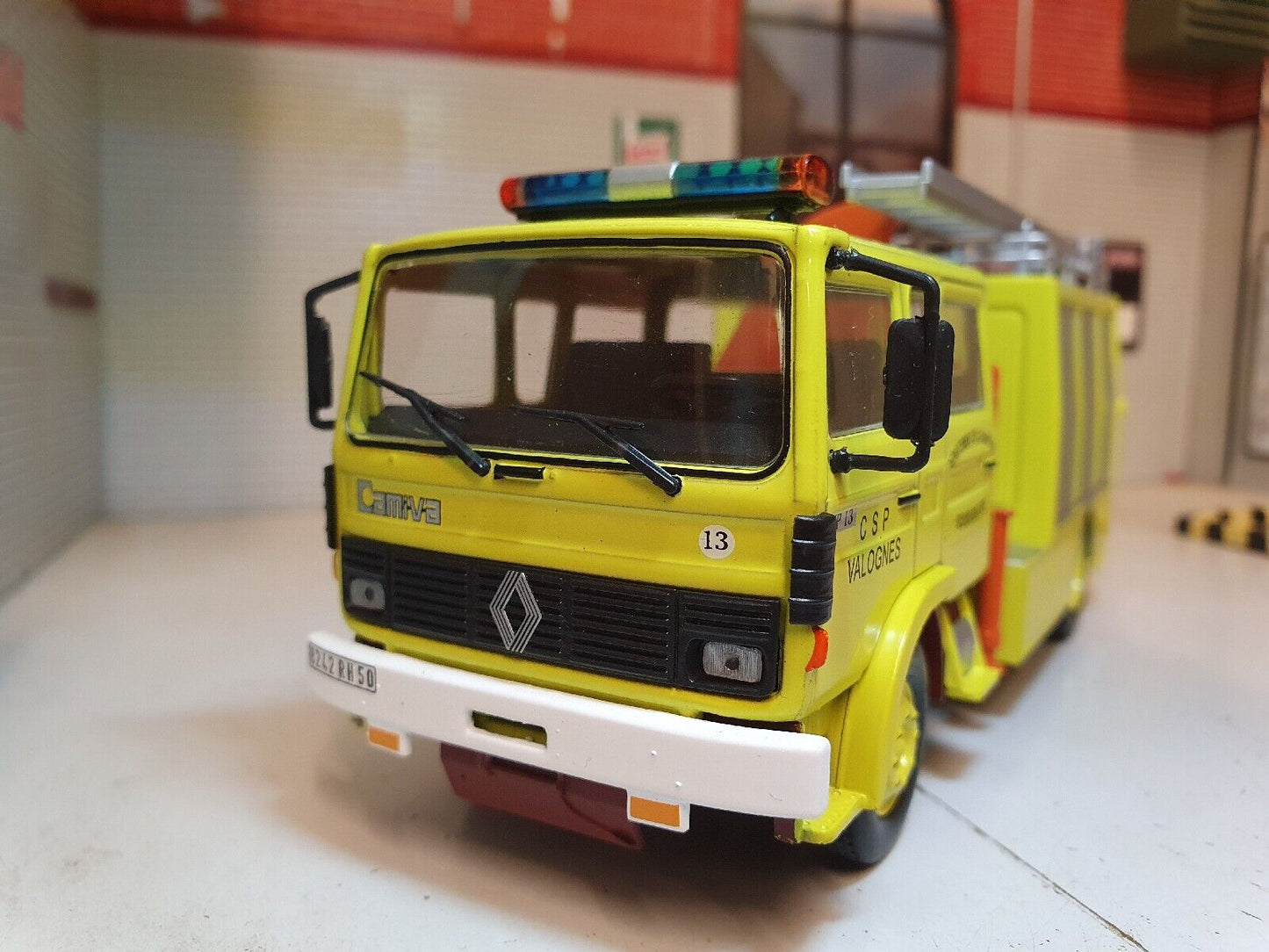 Renault 1994 JP13 Fire Engine Dept Road Rescue 1982 Midliner 1:43