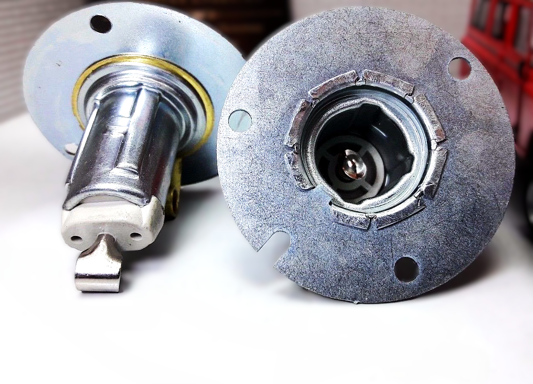 L594 Single Pole / Dual Pole Bulb Holders