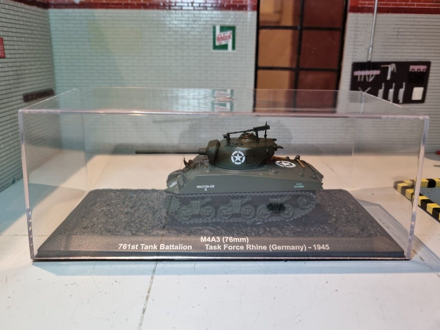 M4A3 76mm US Army 761st Battalion Task Force Rhine Germany Tank 1945 1:76