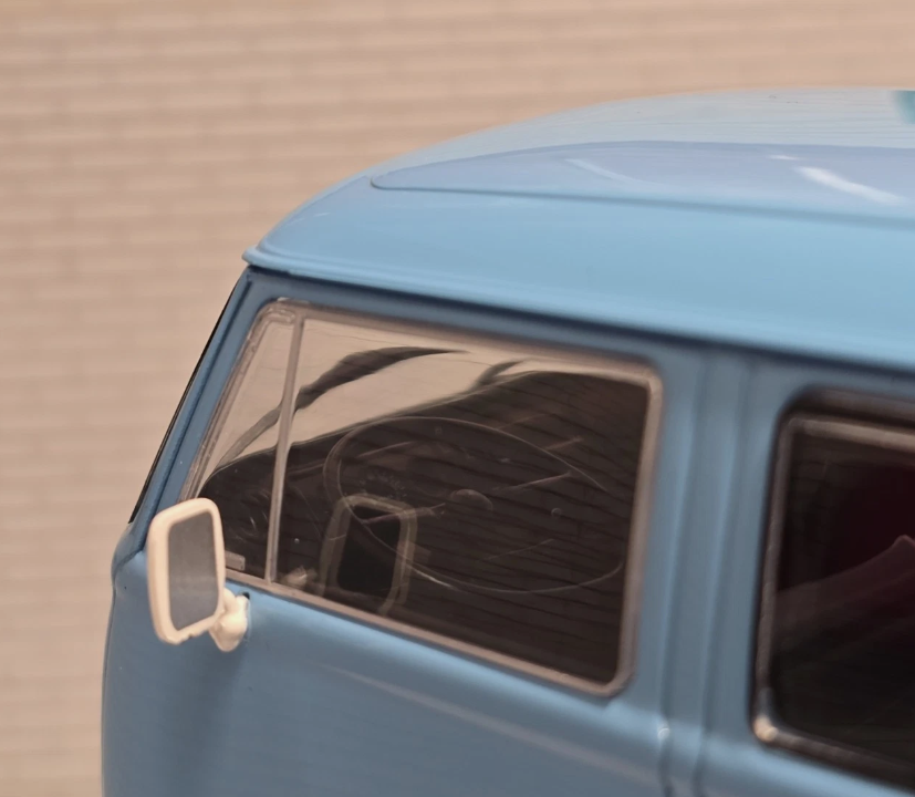 Volkswagen 1973 T2 Bay Window Van Ex-Magazine 1:24