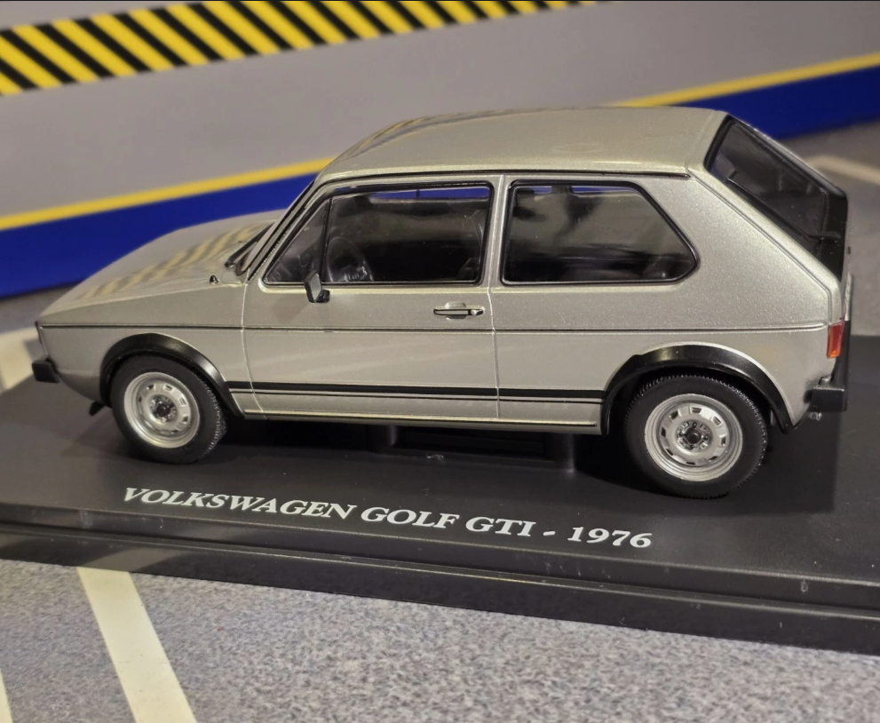 Volkswagen 1976 Golf Mk1 Ex-Magazine 1:24