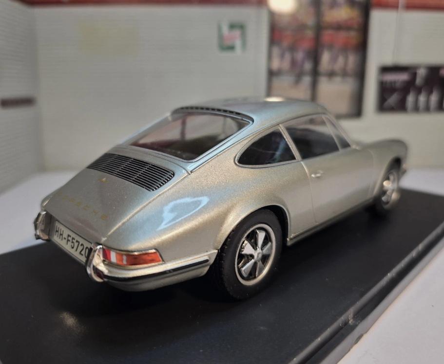 Porsche 1969 Carrera 911 S Ex-Magazine 1:24