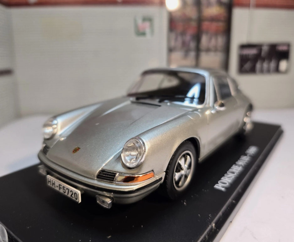 Porsche 1969 Carrera 911 S Ex-Magazine 1:24
