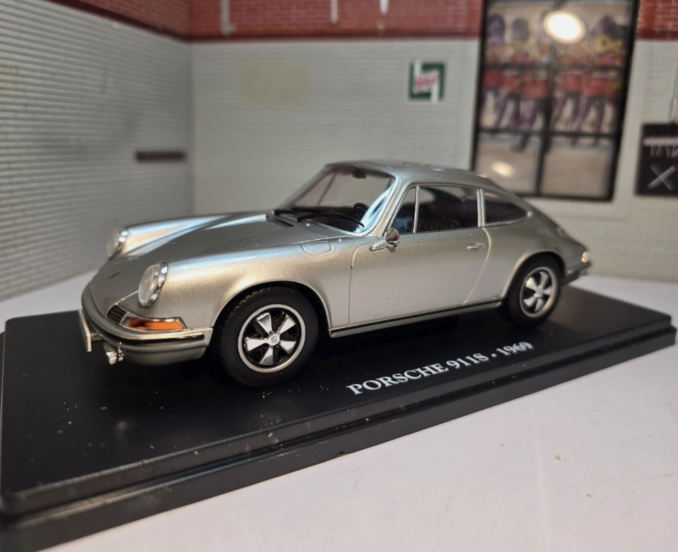 Porsche 1969 Carrera 911 S Ex-Magazine 1:24