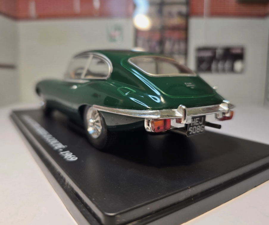Jaguar 1969 E-Type Series 2 Coupe Ex-Magazine 1:24