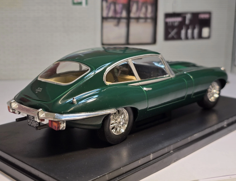 Jaguar 1969 E-Type Series 2 Coupe Ex-Magazine 1:24