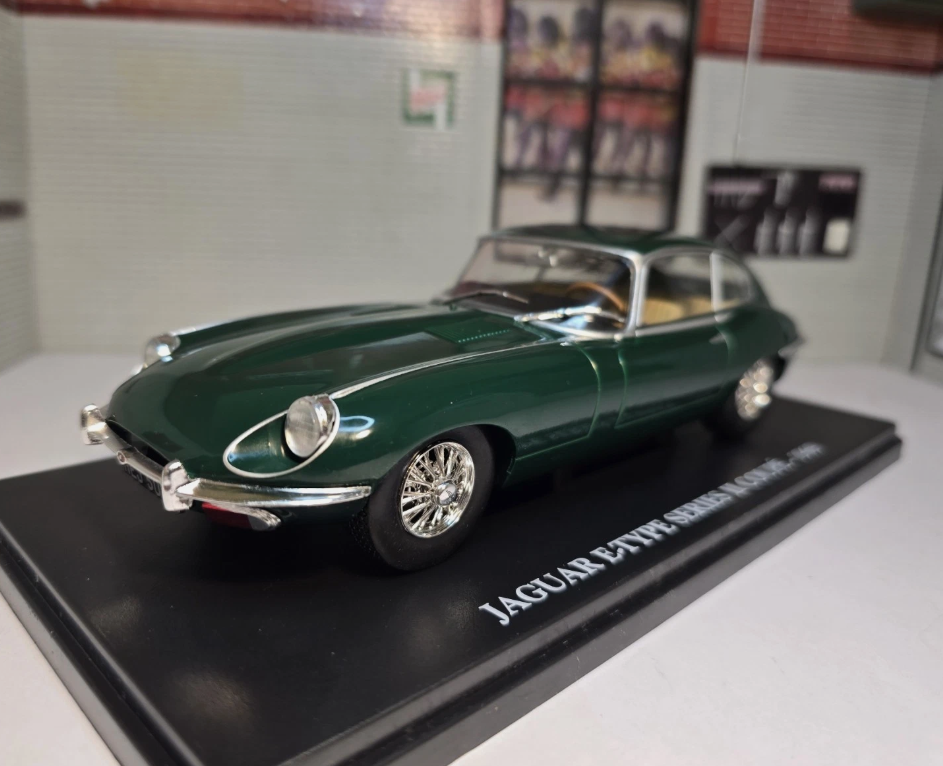 Jaguar 1969 E-Type Series 2 Coupe Ex-Magazine 1:24