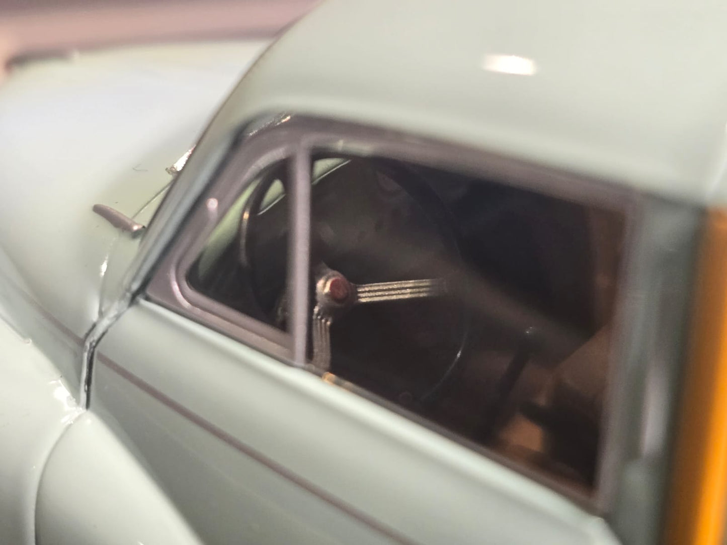 Morris Minor 1958 Traveller 1:24