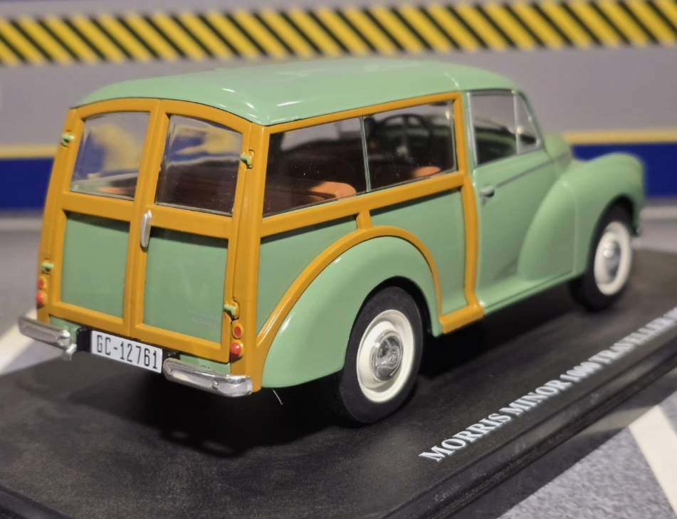 Morris Minor 1958 Traveller 1:24