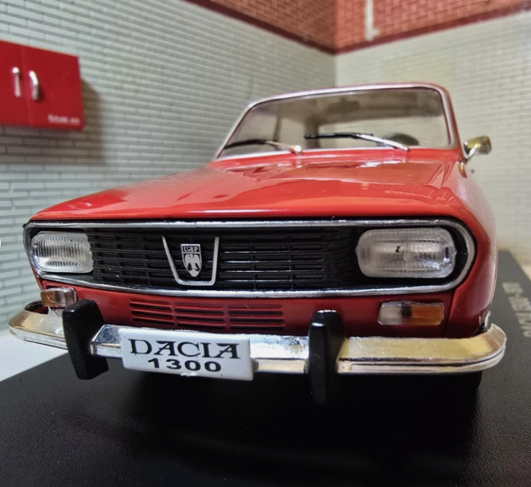 Dacia 1970 1300 Saloon Ex-Magazine 1:24